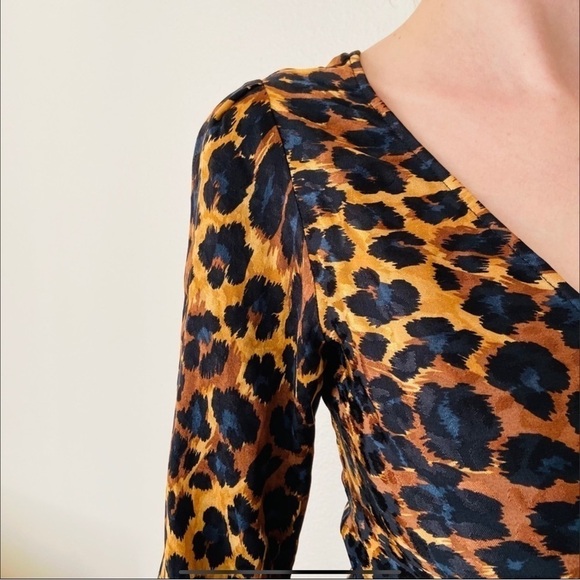 Zara Ruched Leopard V-Neck 3/4 Long Sleeve Bodycon Satin Textured M Mini Dress - Picture 12 of 16
